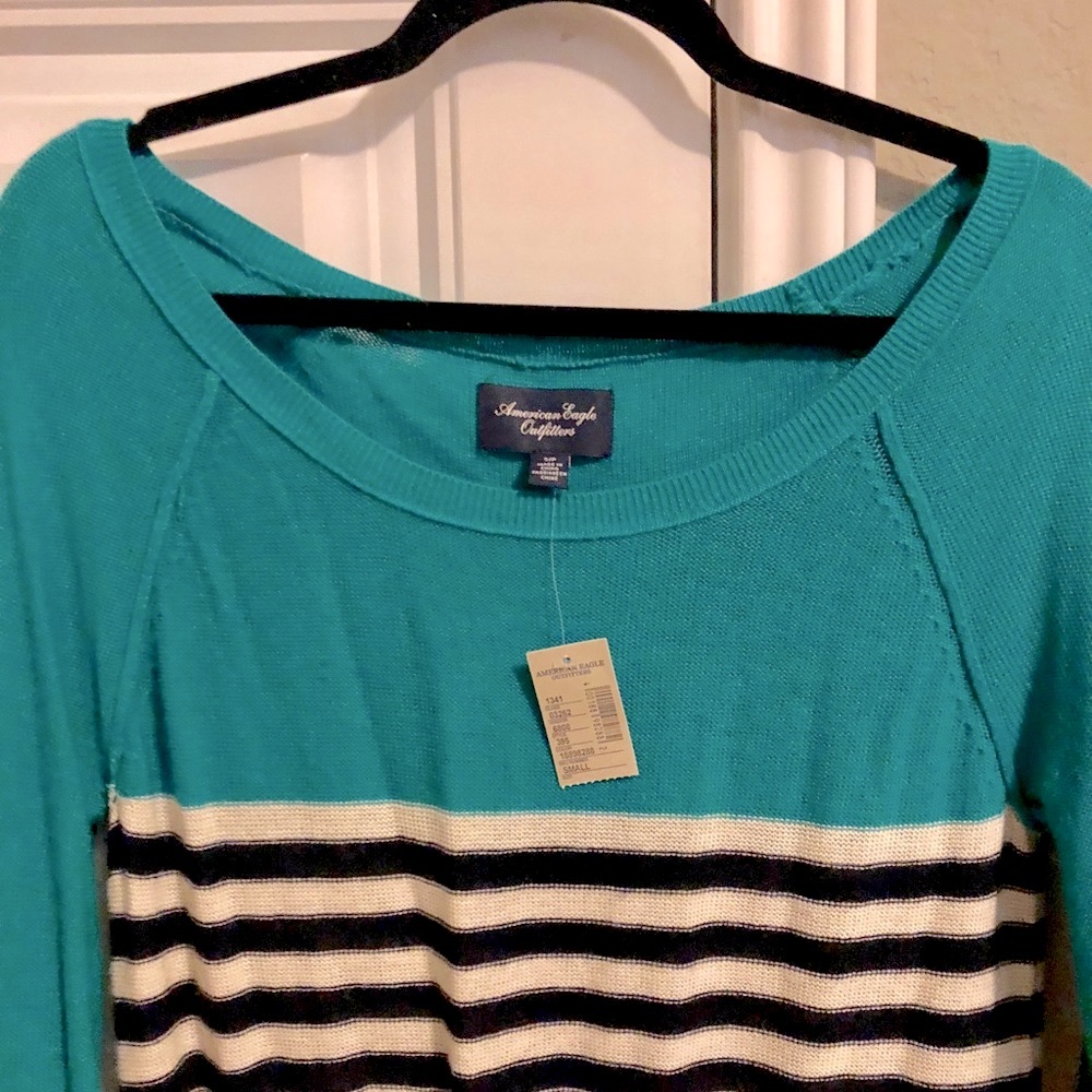 New American Eagle Sweater - Picture 6 of 7